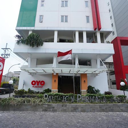 Super Oyo Capital O 91962 Pavilion Permata Сурабая Экстерьер фото