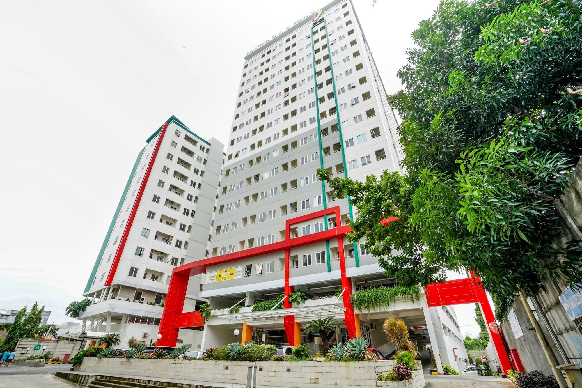 Super Oyo Capital O 91962 Pavilion Permata Сурабая Экстерьер фото