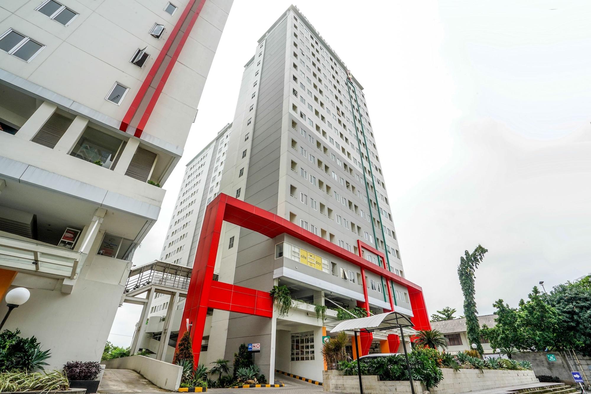Super Oyo Capital O 91962 Pavilion Permata Сурабая Экстерьер фото