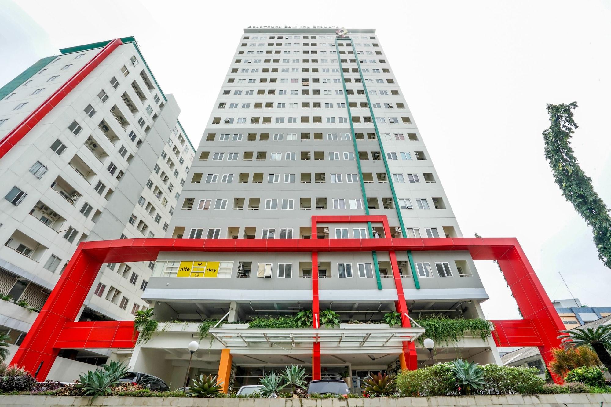 Super Oyo Capital O 91962 Pavilion Permata Сурабая Экстерьер фото