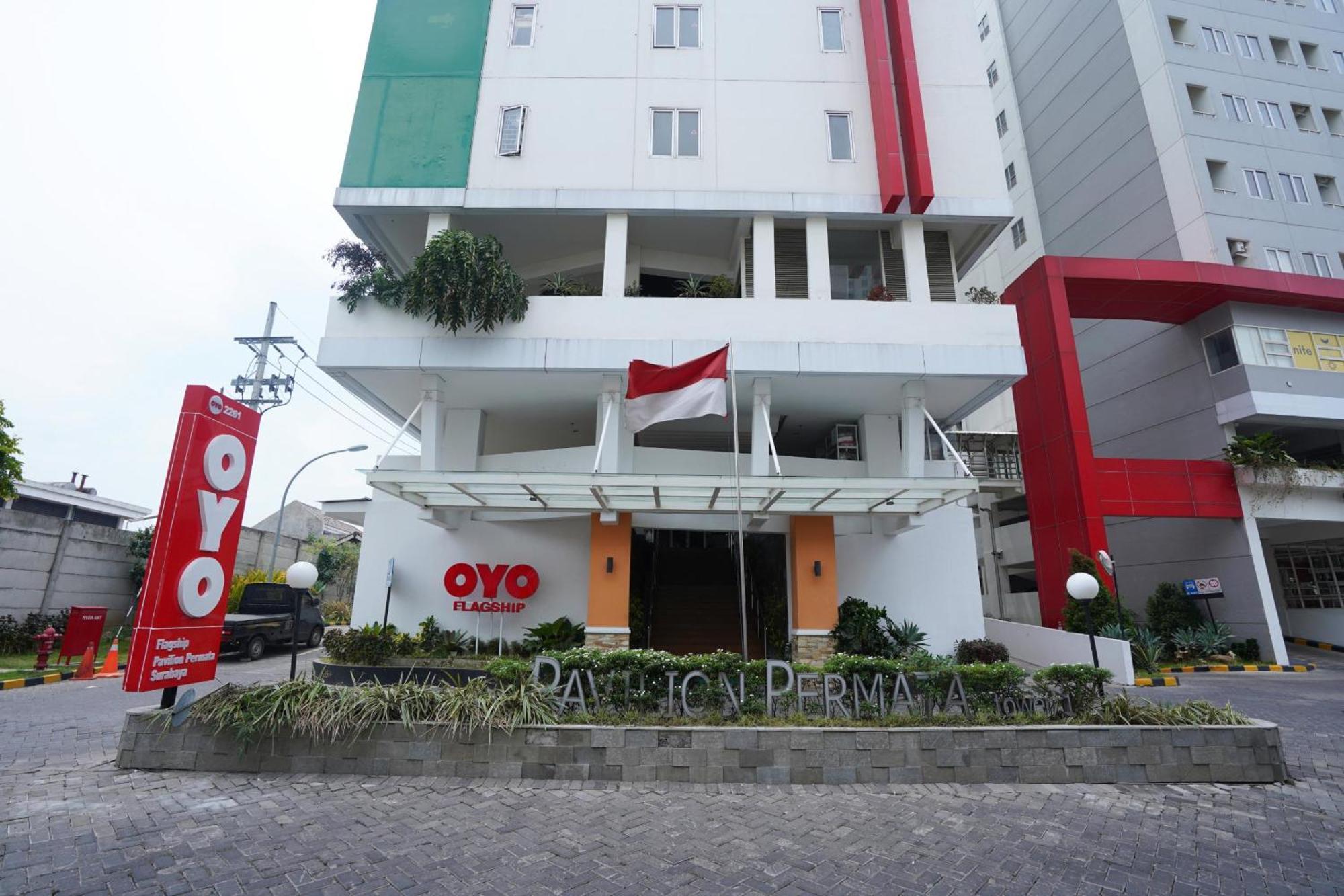 Super Oyo Capital O 91962 Pavilion Permata Сурабая Экстерьер фото